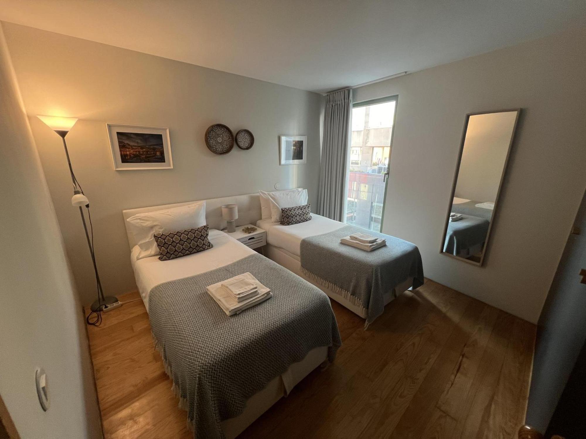 Cativo Flat - Lovely 2 Bedroom Duplex In ポルト エクステリア 写真